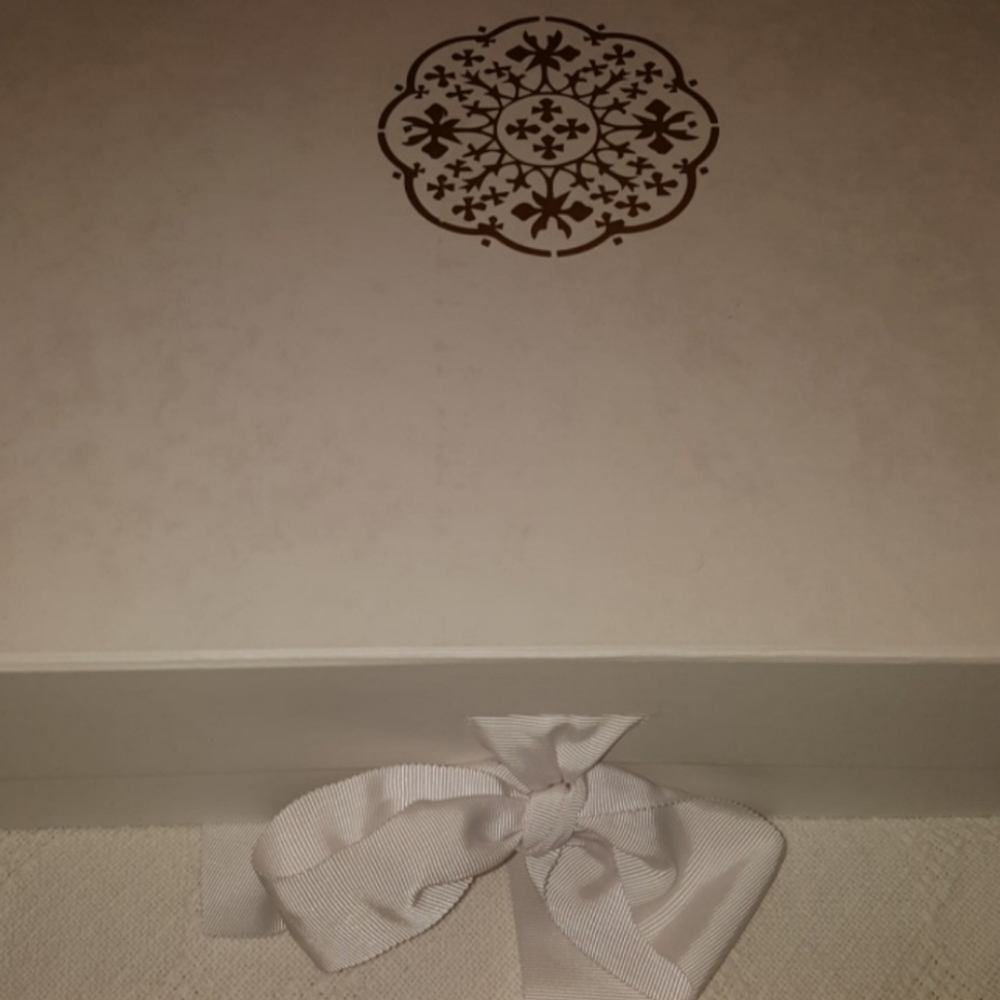 Grace Loves Lace Edie💍No Bundling, please. Special shipping needs to be made. - Picture 5 of 10